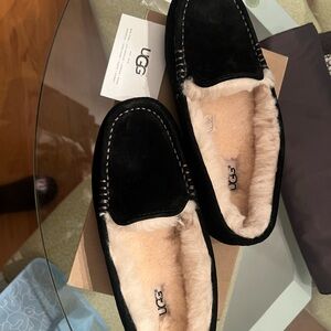 UGG Women's Black Slippers with Cream Lining